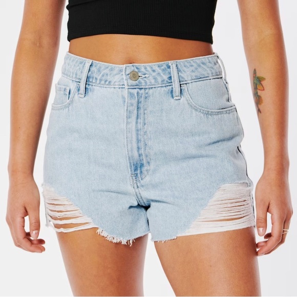Hollister Pants - NWT Hollister Ultra High-Rise Ripped Light Wash Vintage Relaxed Denim Mom Shorts